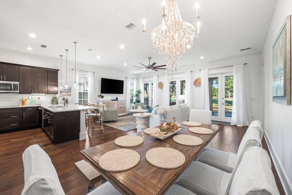 Living/Dining Area