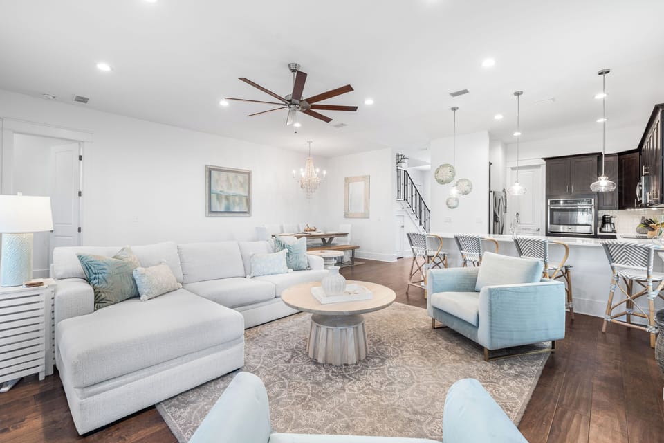 Living/Dining Area