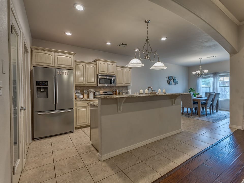 Kitchen & Dining room
