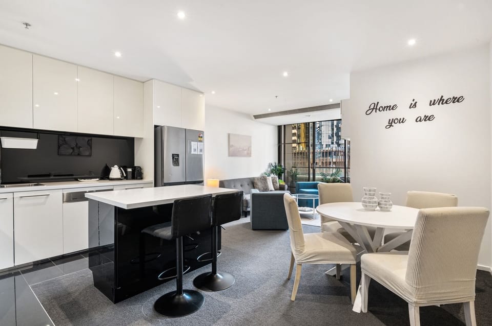 Kitchen/Dining Area