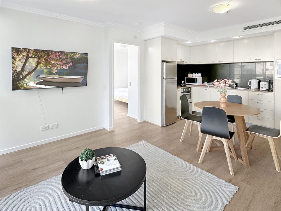 Living Area/Dining Area/Kitchen
