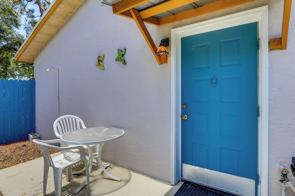 Pinellas Park Vacation Rental | Studio | 1BA | 200 Sq Ft | Step-Free Access