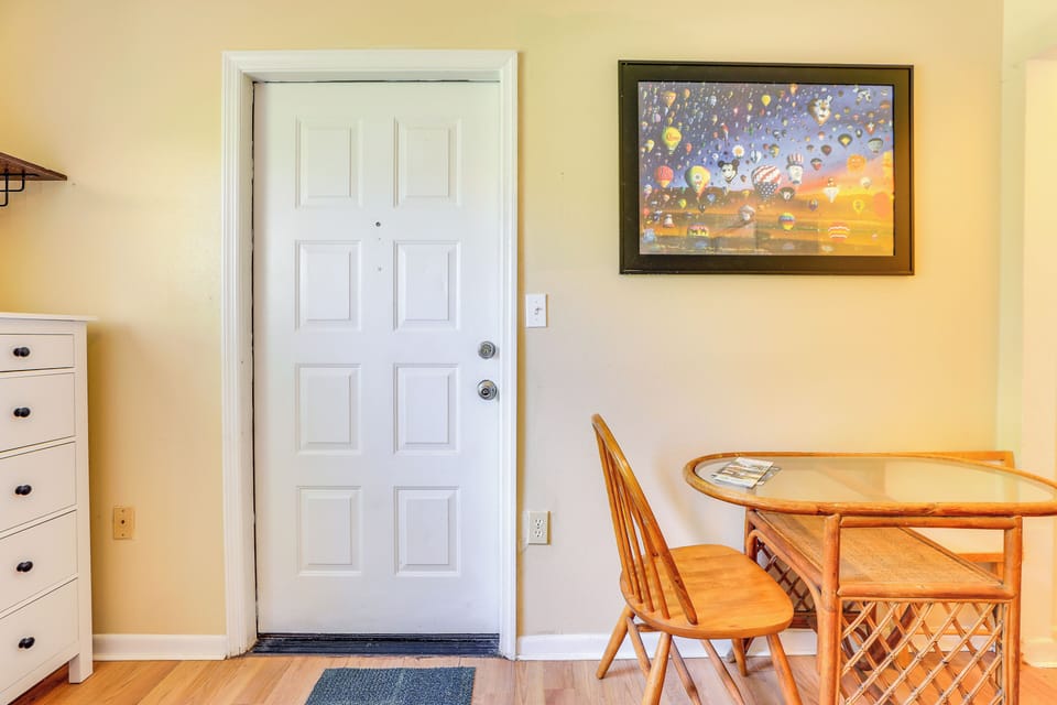 Studio | Dining Area | Dishware & Flatware