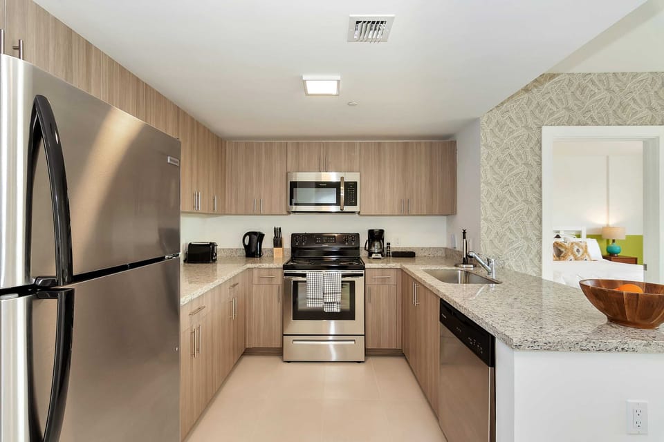 Knock up a gourmet meal with your  fully-equipped kitchen. The kitchen is stocked (200-piece culinary set) and has a full line of new appliances.