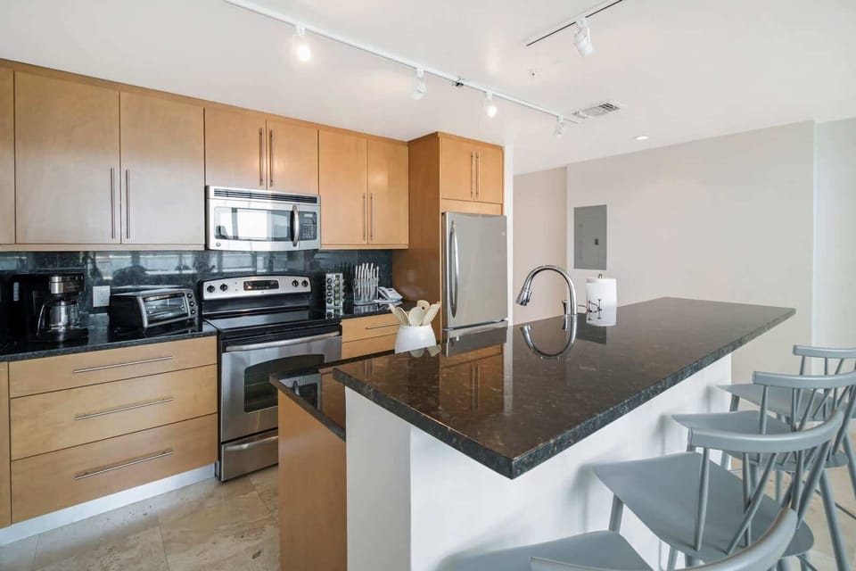 Fully-equipped kitchen