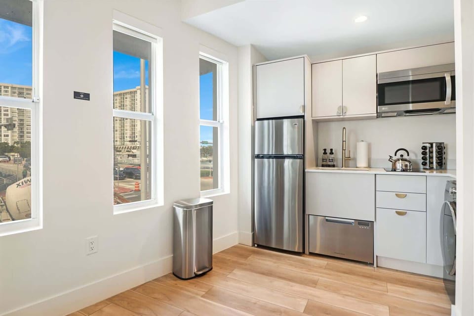 Fully-equipped kitchen