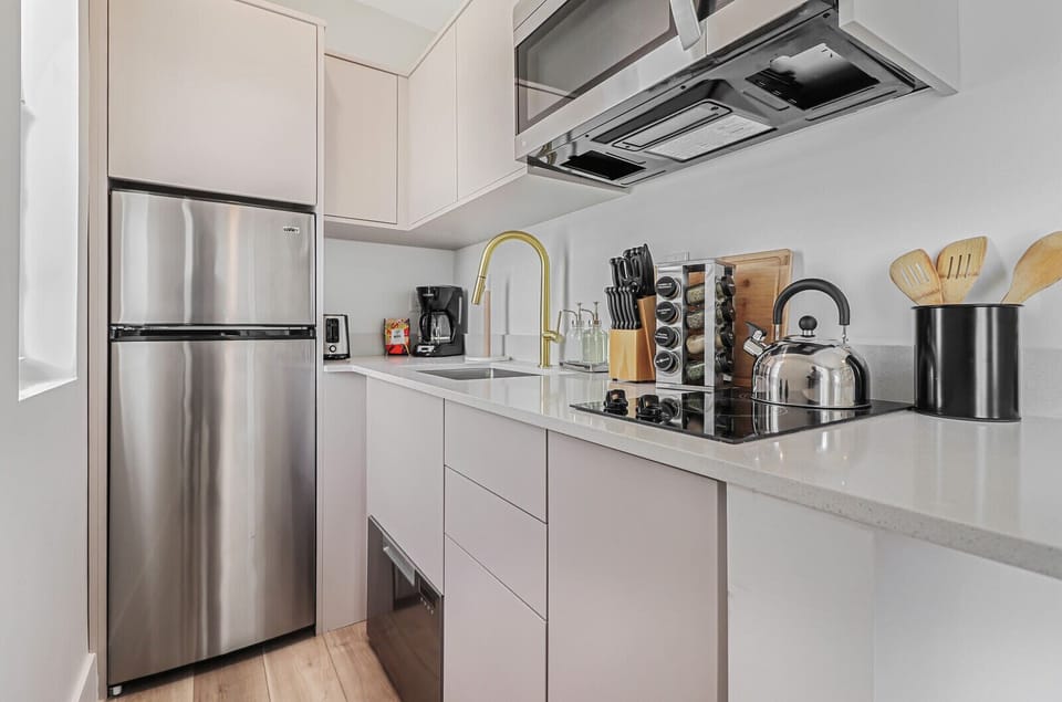 Fully-equipped kitchen
