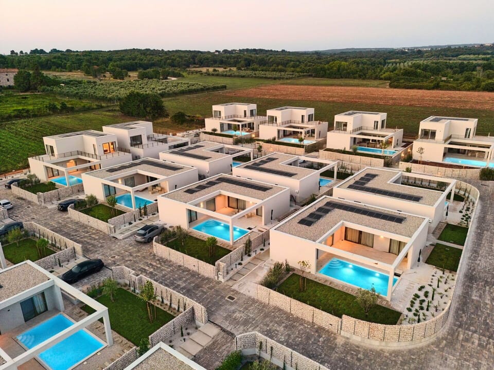 Swimming Pool, Residential Area, Resort, Composite Material, Apartment, Estate, Leisure, Eco Hotel, Thermae, Villa