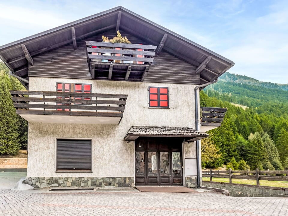 Building, House, Home, Cottage, Roof, Door, Mountain Range, Slope, Siding, Valley