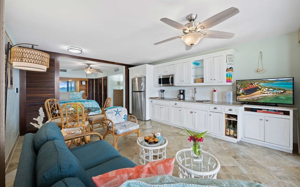 Bright open-concept 1 bed/1 bath