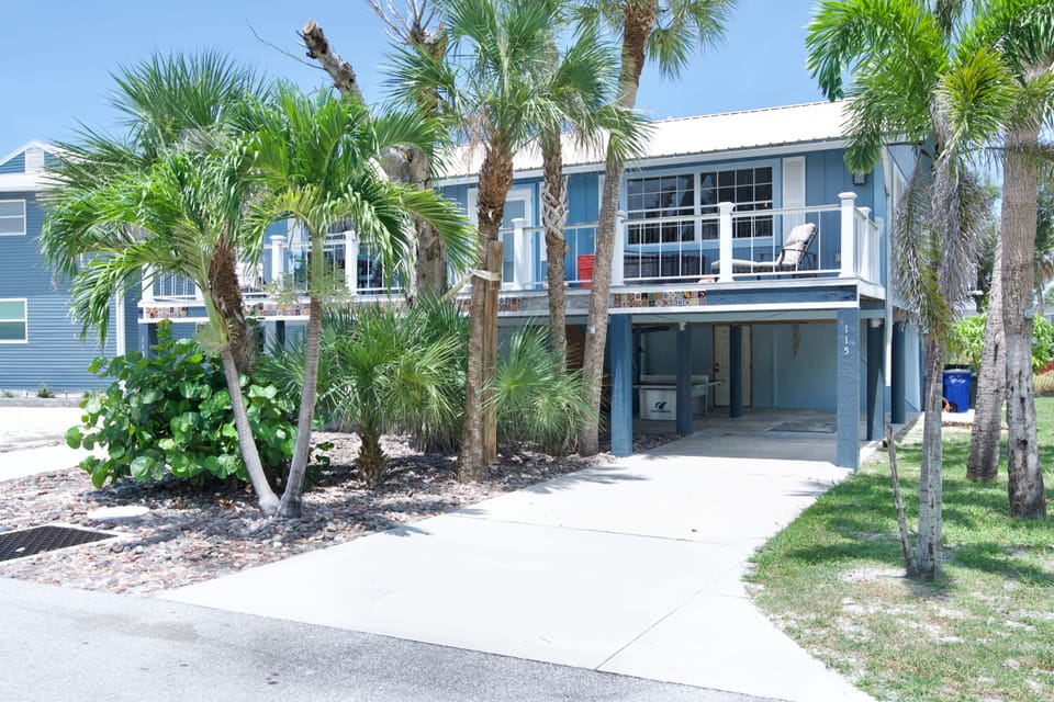 Welcome to Eucalyptus unit C (On the right side)