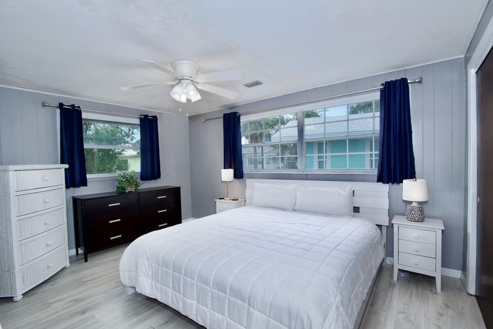 King bedroom 2