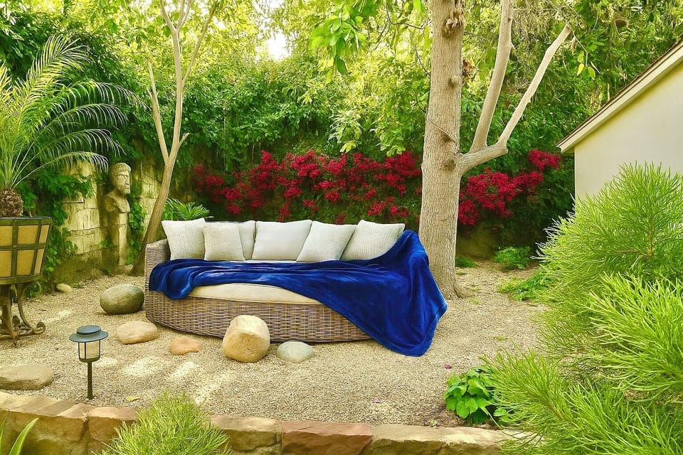 TRANQUIL ENCHANTING SECLUDED OUTDOOR LIVING ROOM+ZEN GARDEN+TREE-TOP CANYON VIEW