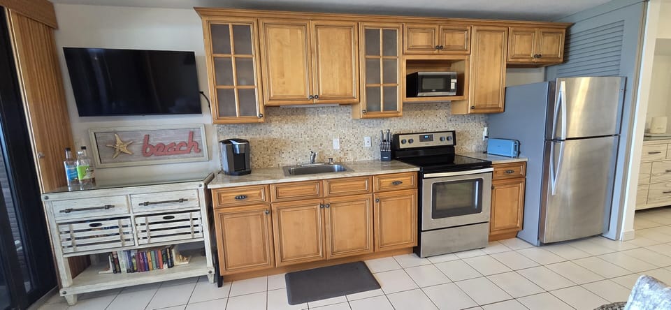 Full Sized Kitchen with new Keurig, toaster & microwave