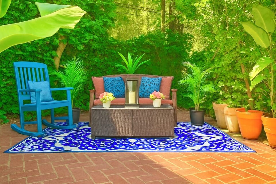 OUTDOOR LIVING ROOM+TREE TOP VIEWS+FREE STREET PARKING+2 MINS FROM HOLLYWOOD