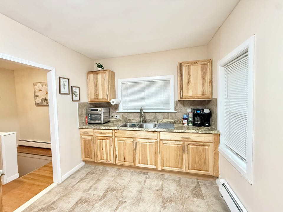 Fully-Equipped Kitchen (2)