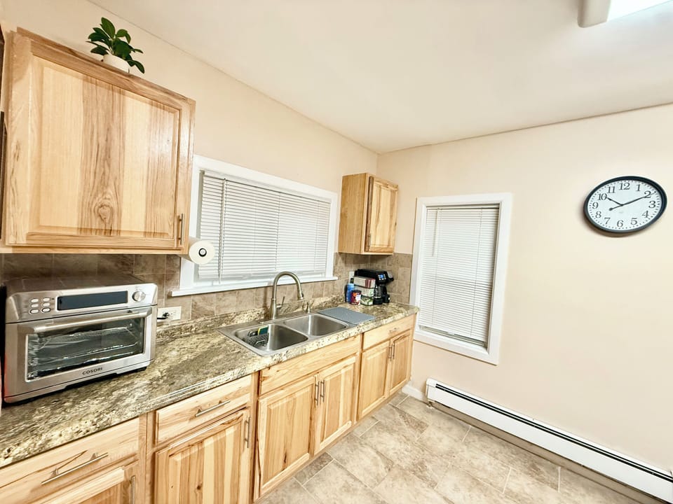 Fully-Equipped Kitchen (1)