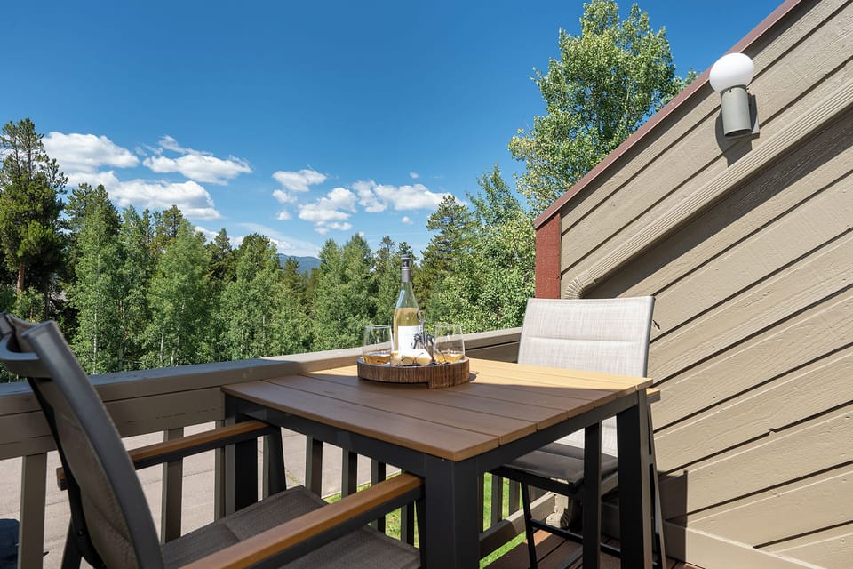 Upper Patio for Outside Après Snacks and Beverages