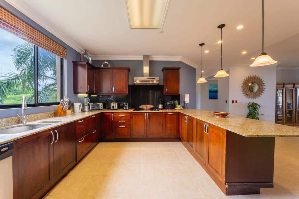 Fully equipped kitchen