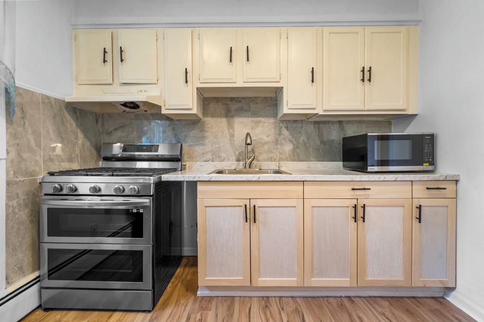 Full kitchen