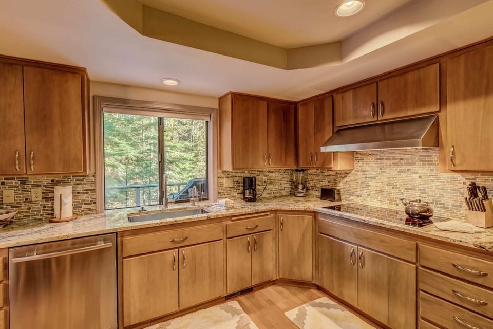GH-138-Black-Butte-Ranch-OR-97759-Large-07