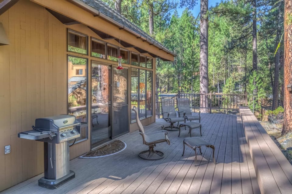 GH248_20160821_011_Back_Deck