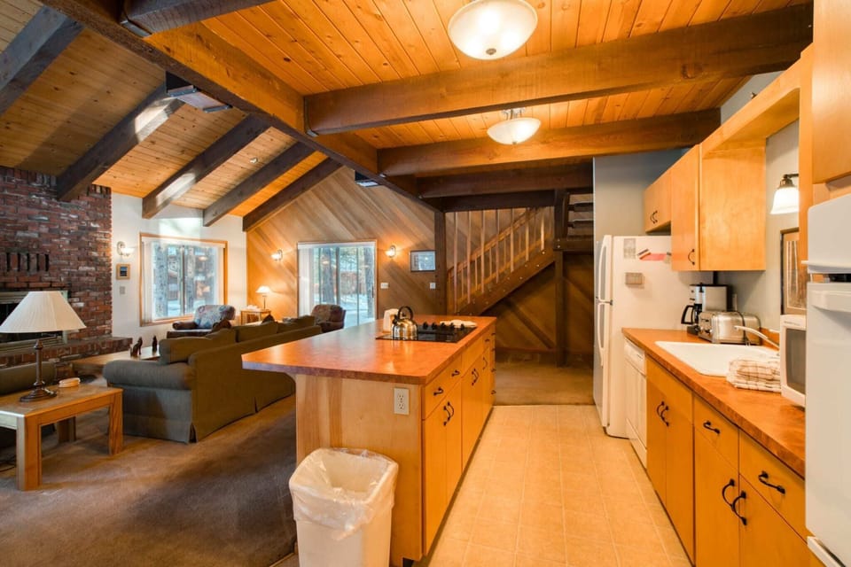 GM-037-Black-Butte-Ranch-OR-97759-Large-5