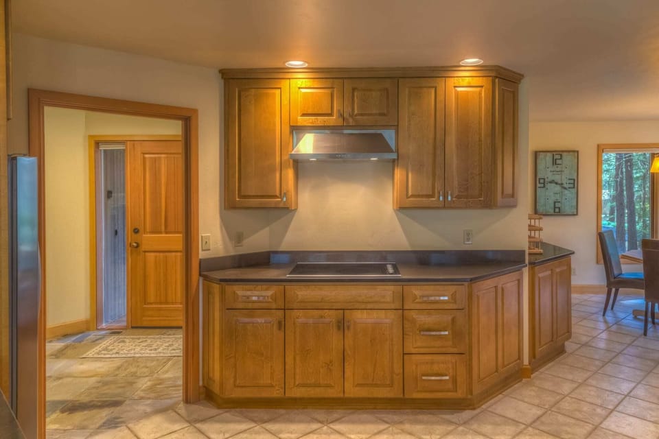 GM314_20160623_007_Kitchen-scaled-1