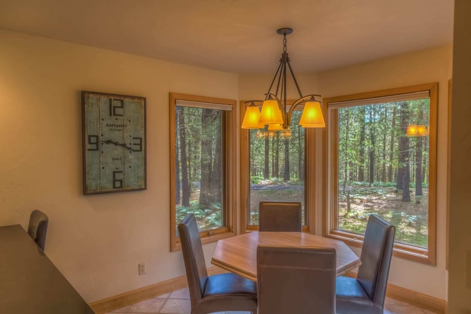GM314_20160623_009_Kitchen_Nook-scaled-1