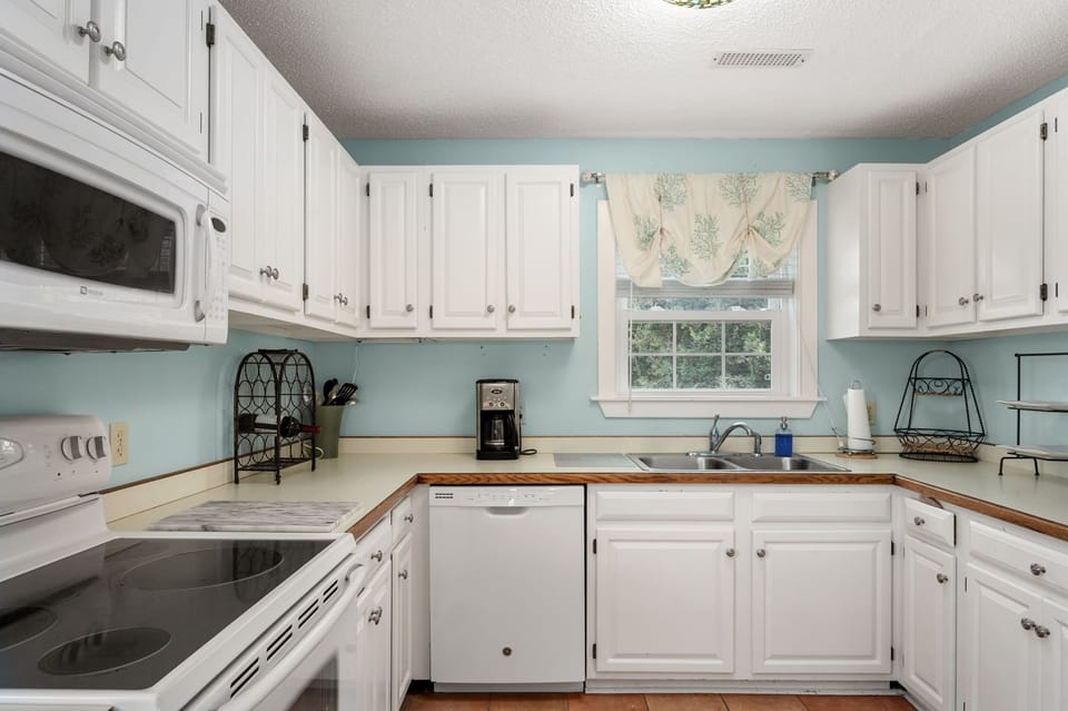 DK347: Ehh, What's up DUCK | TL Kitchen Area