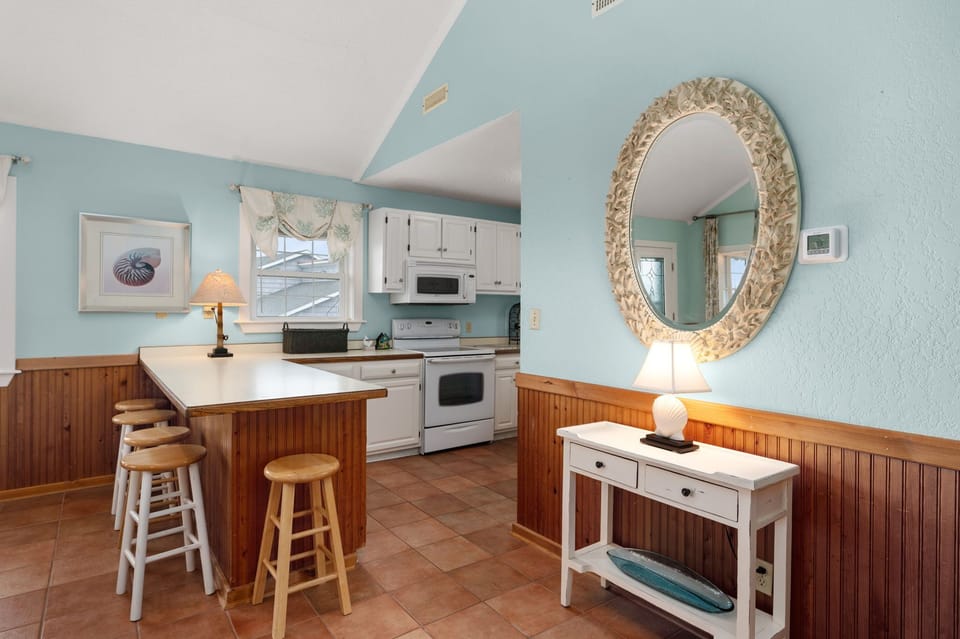 DK347: Ehh, What's up DUCK | TL Kitchen Area - Island Seating for 5