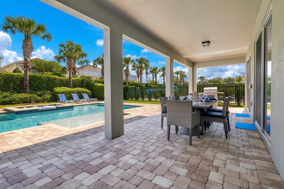 Enjoy outdoor meals with beautiful views and fresh Florida breezes. A great family hangout spot!