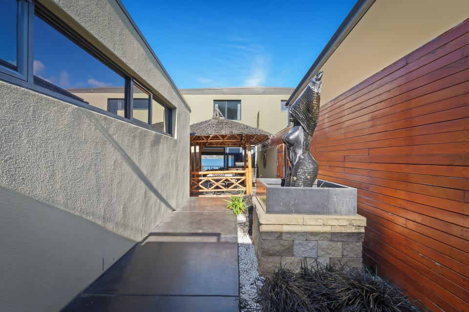 Entry way (1)
