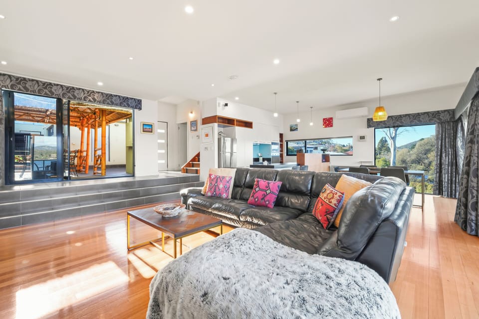 Living Area (5)