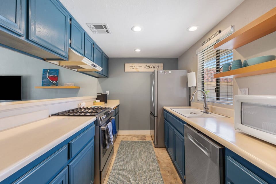Kitchen With Appliances