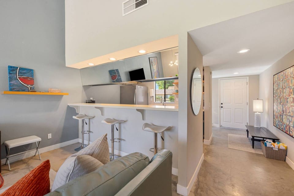 Open And Bright Condo
