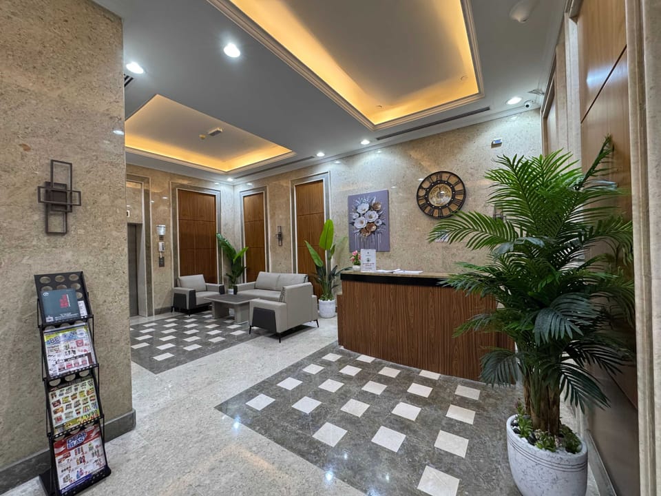 Entrance / Reception