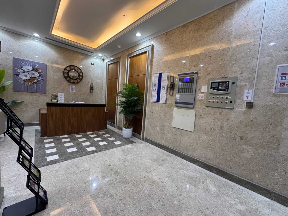 Entrance / Reception