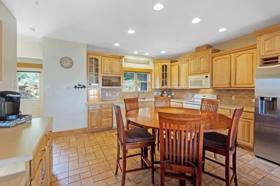 Dining and kitchen area