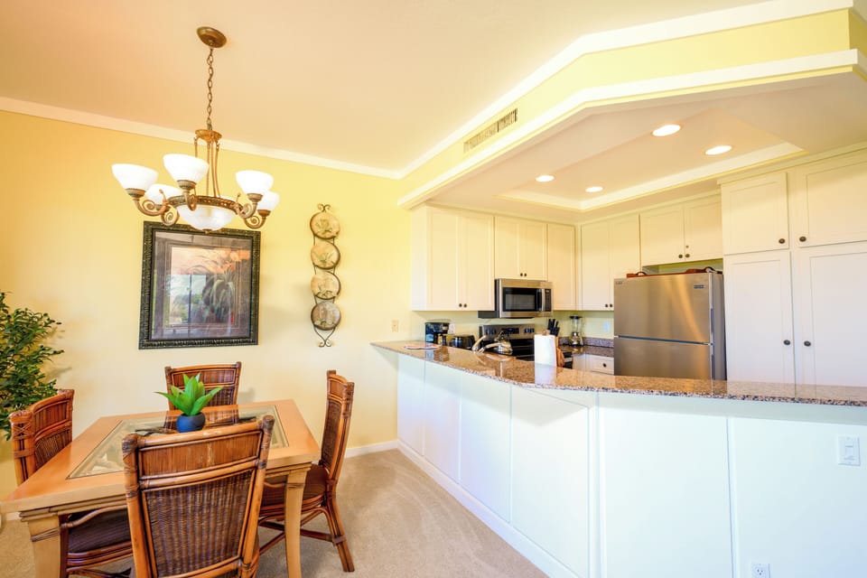 Dining area for 4 and fully loaded kitchen