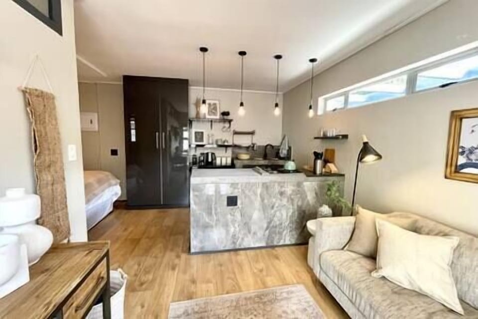 F913d585 a83f 4456 a3d6 537e75beea8b