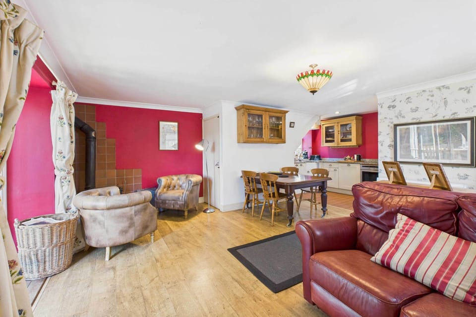 Stonecrop Cottage, Alwinton - Host & Stay