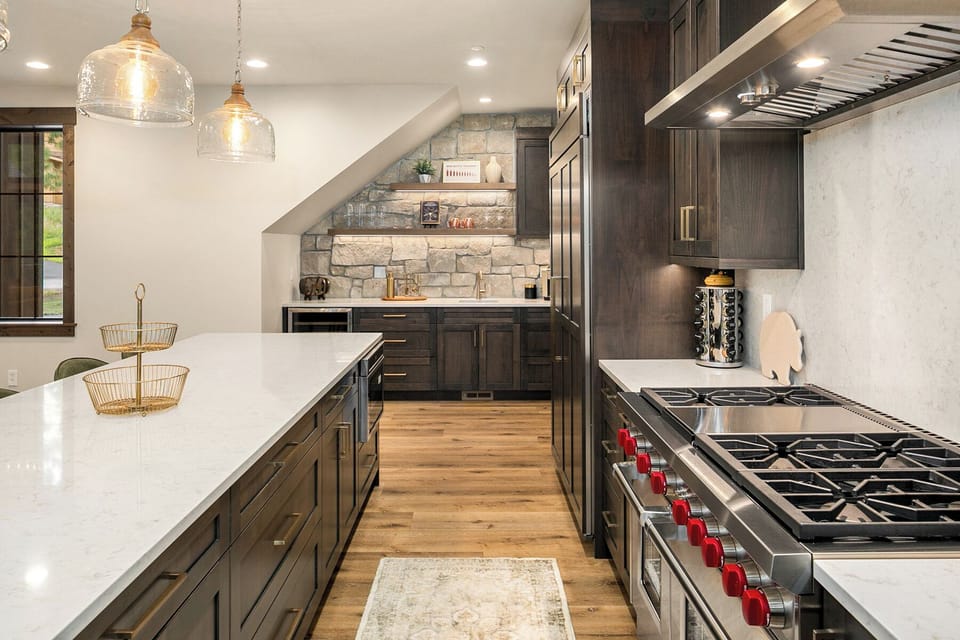 1 More Pool Day. - Fantastic, fully stocked chefs kitchen.