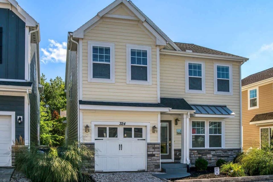 Welcome to the Sandbar! A spacious dog friendly home in South Haven that sleeps 16.  Located in the Harbor Club, guests have access to two pools!