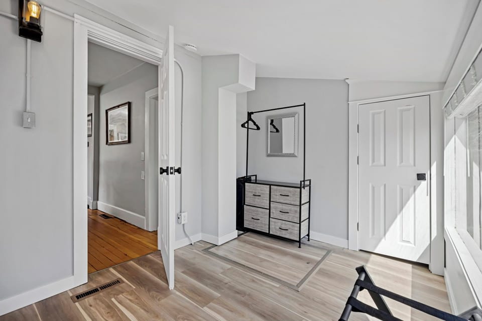 803 E Mulberry | Bedroom 3 | Queen Bed
