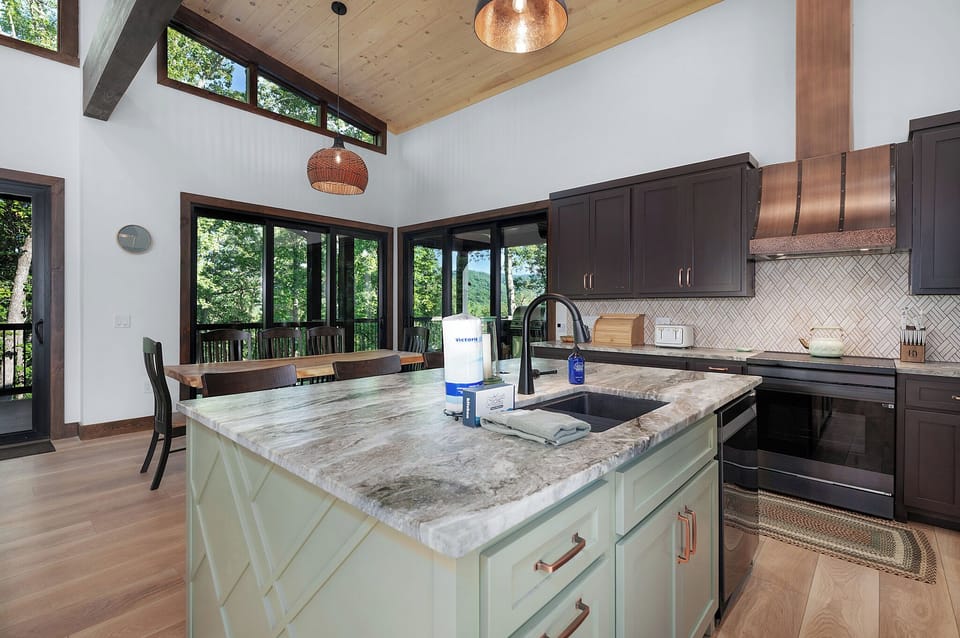 Weaver's Nest - Fully Equipped Kitchen