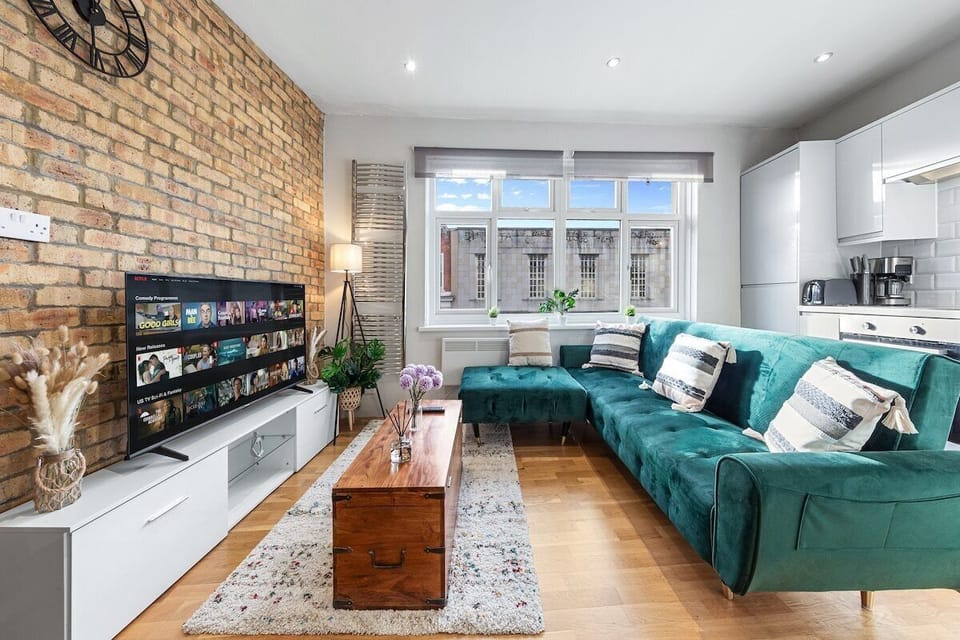Living Room / Lounge