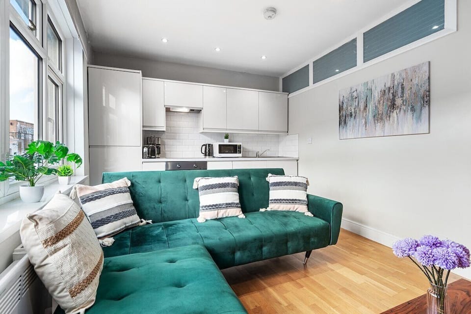 Living Room / Lounge