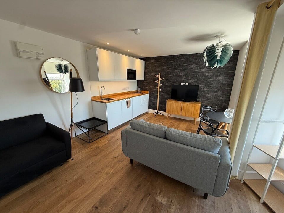 Living Room / Lounge