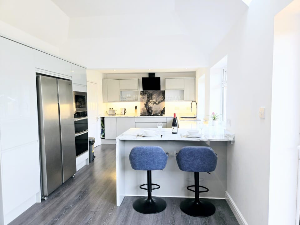 Double oven and American fridge/freezer